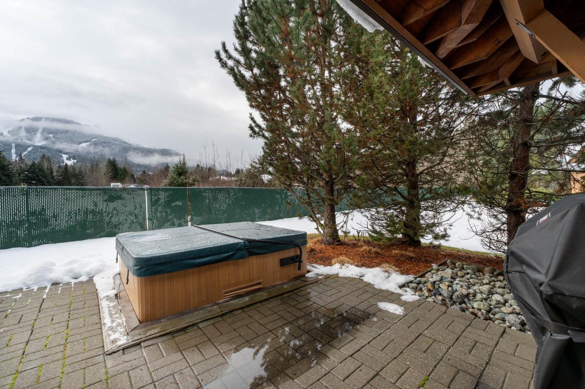 Montebello By Whistler Premier Esterno foto